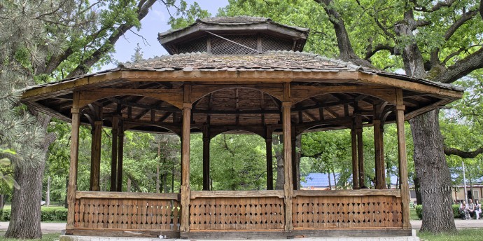  Gazebo.jpg