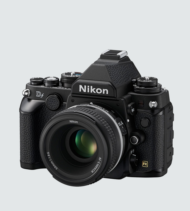 Nikon_Df_fata_lateral.jpg