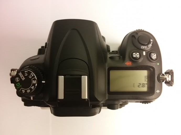  Aparat foto Nikon D7000 body + acumulatori + carduri memorie