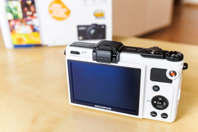  Olympus XZ-1