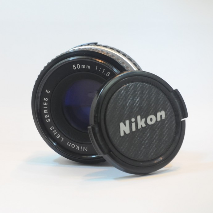  Nikon EM + Obiectiv Nikon 50mm f/1.8 Series E