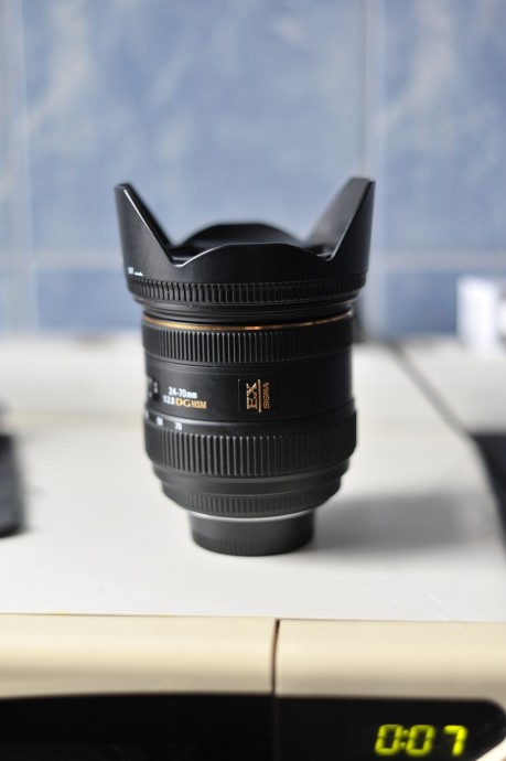  Nikon Sigma 24-70mm f/2.8 IF EX DG HSM - FX 