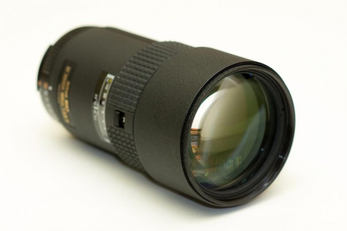  Nikon 180mm f/2.8D IF-ED AF