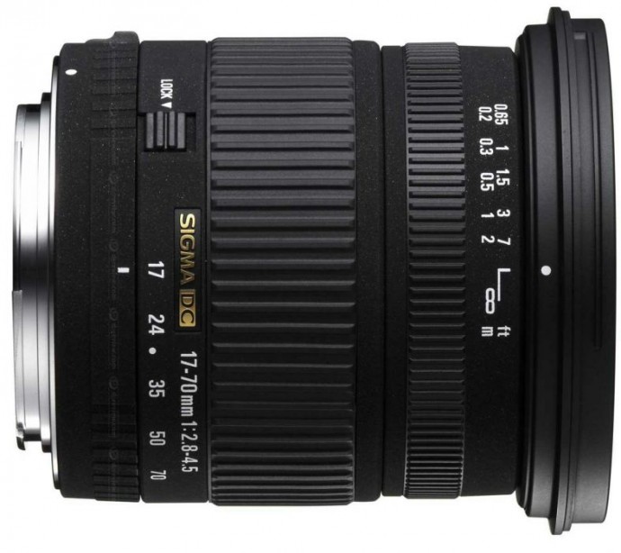  Canon 550D cu grip, doua obiective si 6 acumulatori