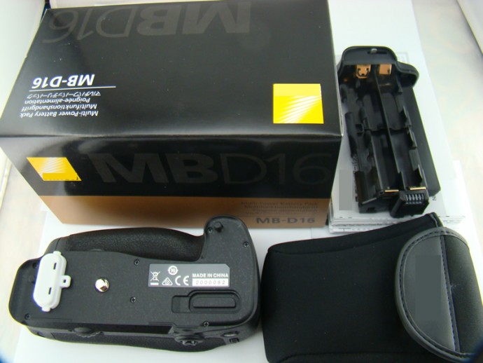  Grip Nikon MB-D16 pentru Nikon D750 - NOU