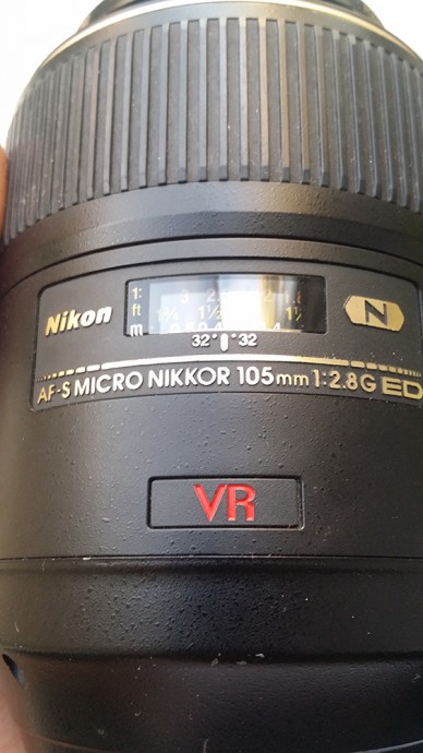   Nikon AF-S VR Micro-Nikkor 105mm f/2.8G IF-ED 