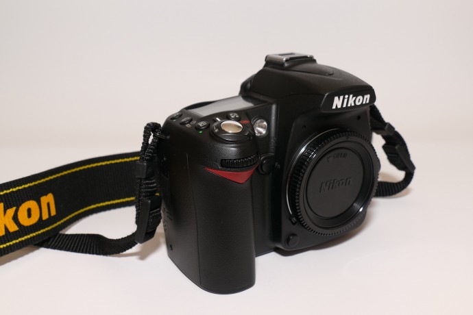  Nikon D90 ca nou - 5100 cadre + Grip Pixel Vertax