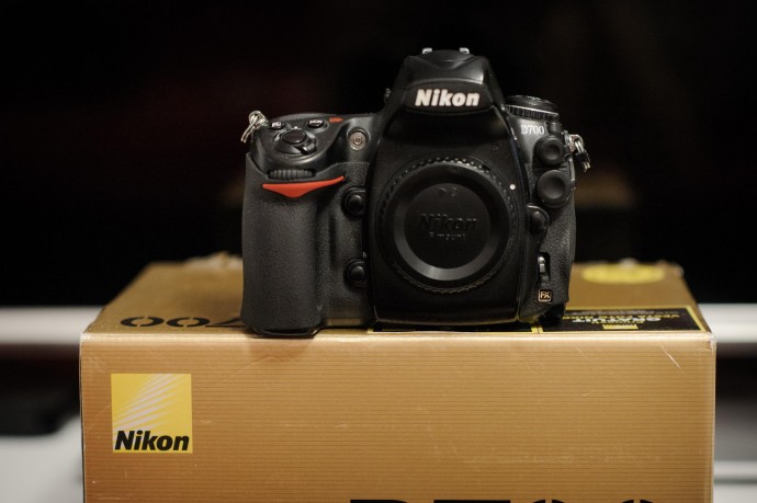  Nikon D700 + MB-D10 + Card