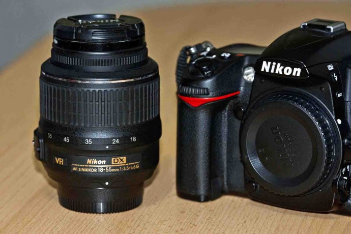  Vand Nikon D7000 cu obiectiv 18-55mm VR