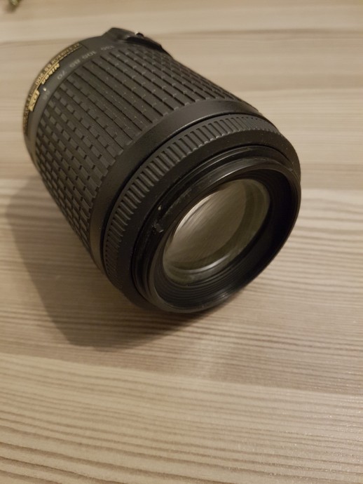  Nikon AF-S DX Zoom-Nikkor 55-200mm f/4-5.6G ED VR
