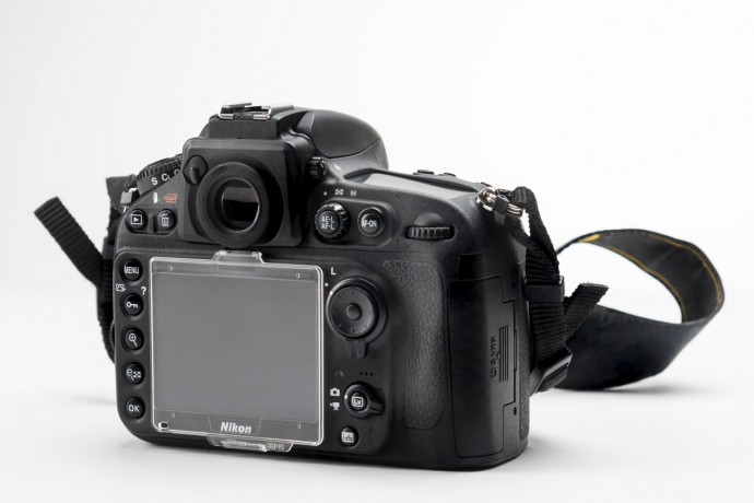 Nikon D800 si NIKKOR AF-S Micro 105mm f/2.8, 7600lei