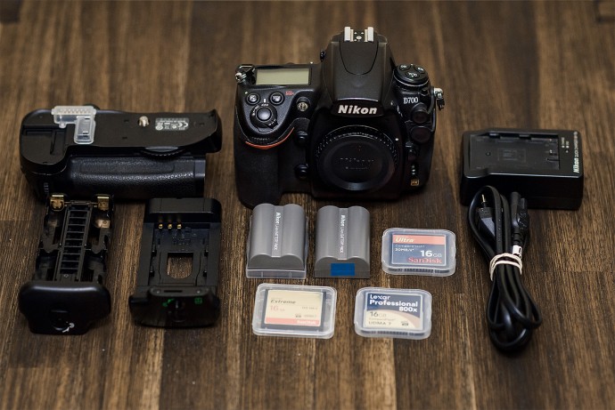  Nikon D700 + grip + accesorii