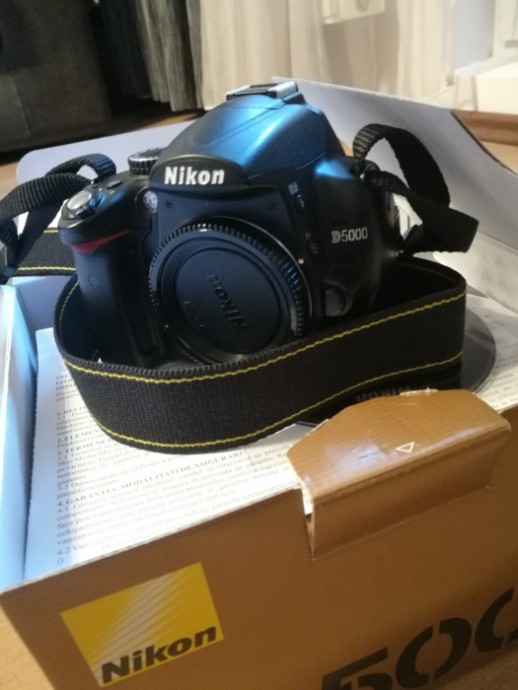  Nikon D5000 Body