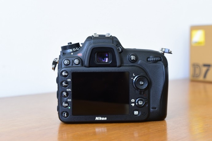  Nikon D7100, 8175 cadre, ca nou