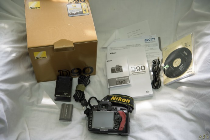  Nikon D90 cu obiectiv AF-S DX NIKKOR 18-105mm f/3.5-5.6G ED 
