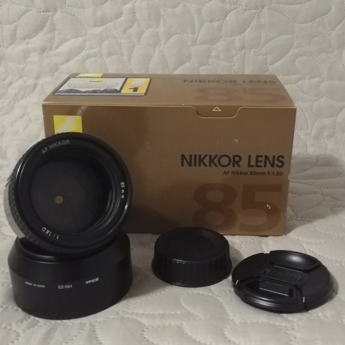  Nikon AF Nikkor 85mm f/1.8D