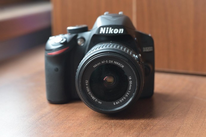  Nikon D3200 + 18-55mm VR