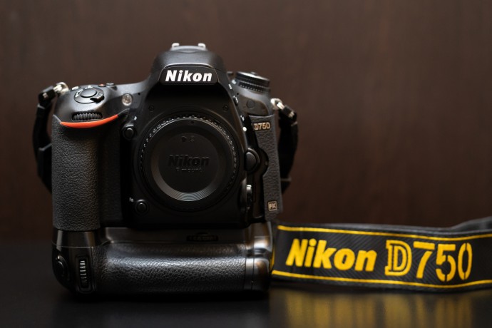  Nikon D750 + grip si acumulator