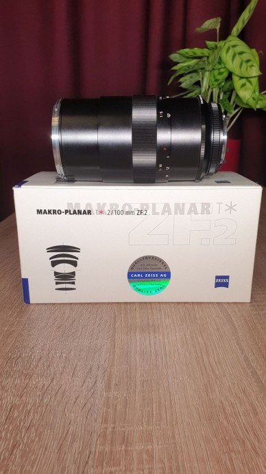  Zeiss 100mm f/2 Makro Planar ZF.2