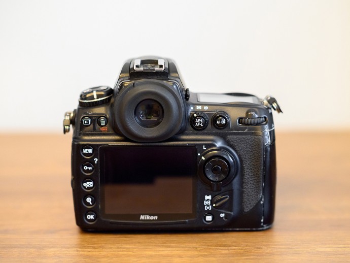  D700