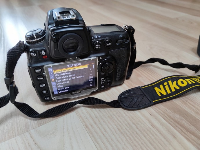  Nikon d700 + 2 Obiective Nikon 50 1.4, Tamron 90